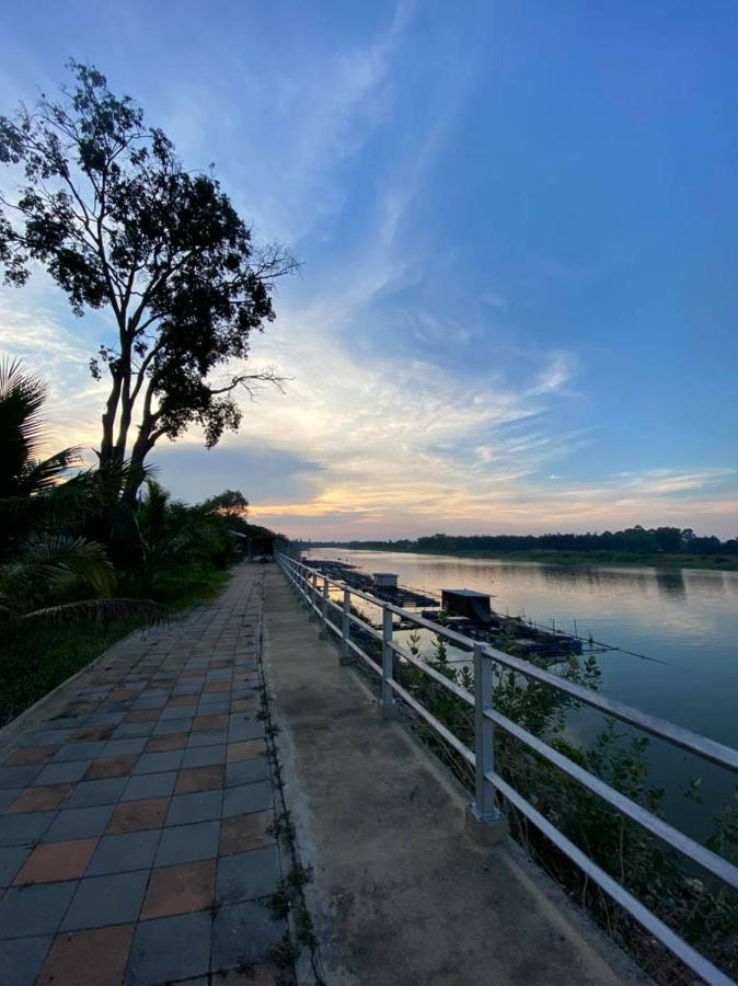 Romyen House Hotel Ban Nong Nam Khan Exterior photo