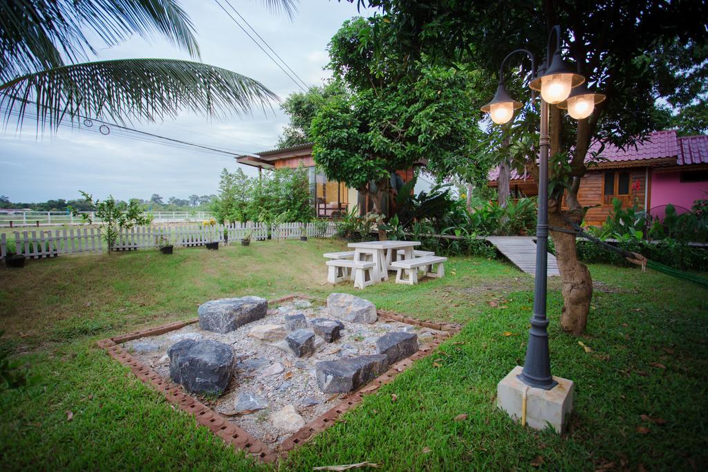 Romyen House Hotel Ban Nong Nam Khan Exterior photo